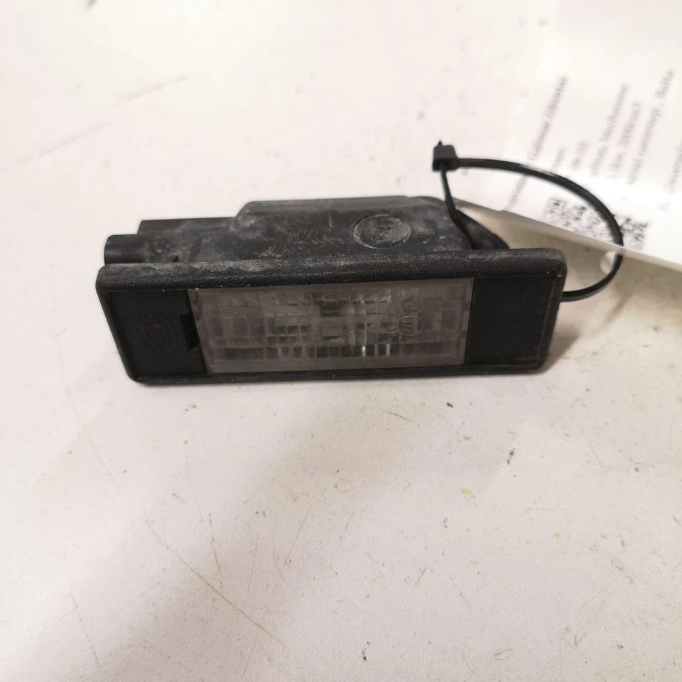 Luci targa CITROËN C5 II Break RE 2KA008224 2.0 Diesel 2010 28700717 - Immagine 1 di 3