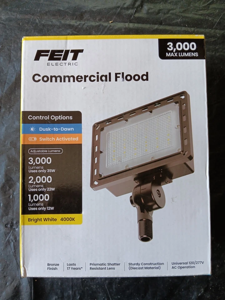 Luz de inundación comercial Feit Electric S6.8CSFL840/LSDD/BZ 3000 lúmenes Foto 1 de 1