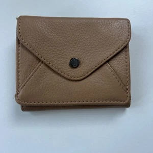 Cartera Aimee Kestenberg Cuero Guijarro Tostado Camel - Imagen 1 de 10