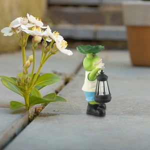 Illuminate Your Garden with Solar Frog Statue Featuring Lotus Leaf and Lantern - Picture 1 of 12