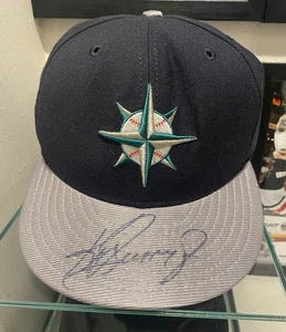 Ken Griffey Jr Signed Mariners Hat COA Mounted Memories HOF Seattle Auto ⚾️BWB⚾️ - Picture 1 of 7