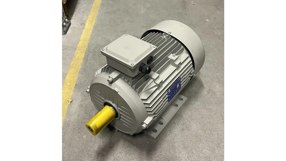 Silnik elektryczny łapowy 0,55kW/1400rpm S1 IEC71B3 IE1 - Image 1 of 1