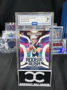 2024 Panini Rookies & Stars - Rookie Rush Drake Maye #RR-DME (RC) - Foto 1 di 2