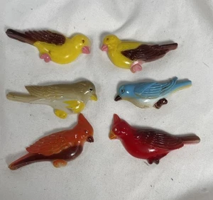 Vintage Lot Of 5 Refrigerator Magnets Birds Yellow Red Blue Small Plastic - Picture 1 of 11