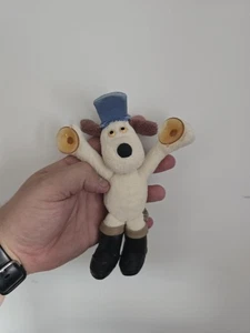 Wallace and Gromit Plushie Gromit Car window stick on Aardman - Picture 1 of 5