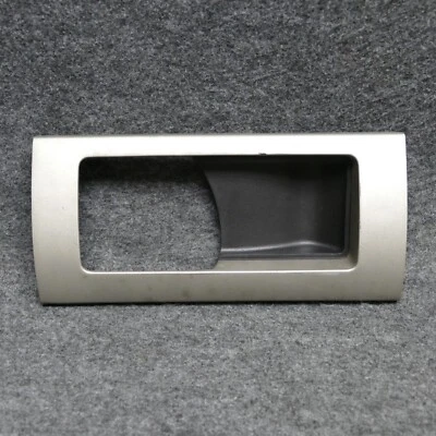 2003-2006 Lincoln Navigator LH Drivers Rear Inner Door Handle Cup Bezel 72457 — 第 1/4 张图片