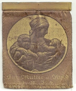 SCHÖNE alte deutsche Bandnadel von 1934 ~ für Mutter & Kind ~ Fellmutter und Kind - Bild 1 von 2