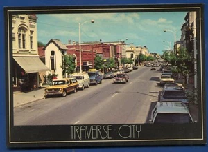 Traverse City Michigan mi street cars scene view postcard #3 - Picture 1 of 2