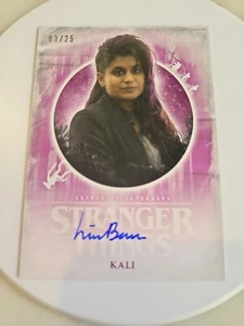 2019 Stranger Things 2 Autogramme lila #ALB Linnea Berthelsen als Kali SDC/25 - Bild 1 von 4