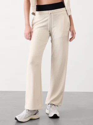 Pantalón Athleta S PEQUEÑO Seasoft tiro medio recto hueso crema blanco suave elástico nuevo con etiquetas Foto 1 de 4