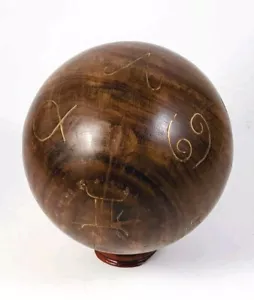 Bola con incrustaciones redondas de madera hecha a mano vintage decoración India decorativa con soporte 4" - Imagen 1 de 6