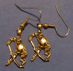 Orecchini Giocatore Hockey su Ghiaccio Pattini Pattini Placca Oro 24 Krati - Foto 1 di 4