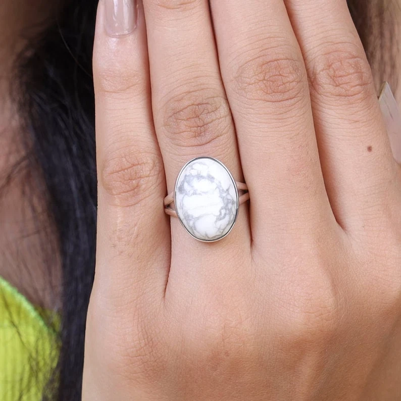 Naturale Howlite Anello 925 Argento Sterling Stile Bohemien Appariscente Natale - Immagine 1 di 4