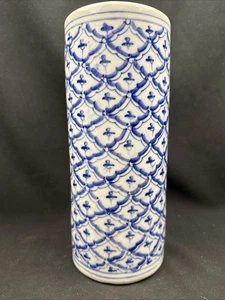 VTG Blue White Chinoiserie style Lattice Pattern 10in - Picture 1 of 10