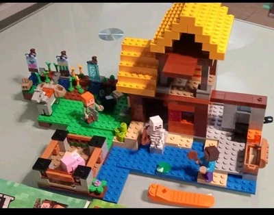 Lego Minecraft - 21144 - Complet  - Photo 1/4