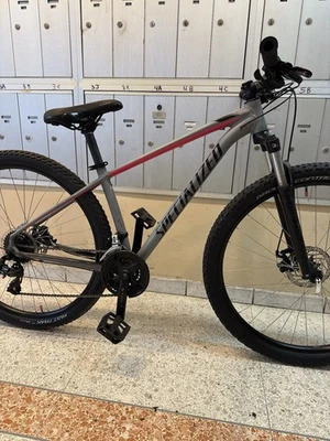 SPECIALIZED ROCKHOPPER (29er)… - Image 1 of 4