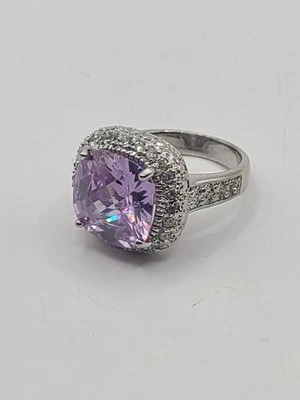 Anillo de cóctel talla 5 tono plateado faceta púrpura circonita cúbica declaración sin firmar  Foto 1 de 4