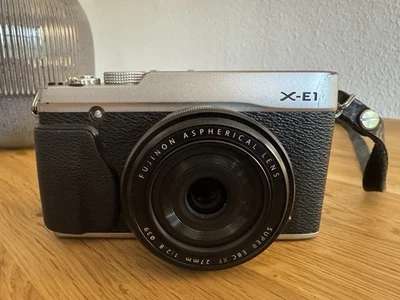 Fujifilm X-E1 Digitalkamera mit Objektiv  Fujinon Aspherical Lens - Bild 1 von 4