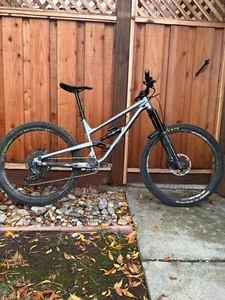 2021 Commencal Clash Race medium - Picture 1 of 8