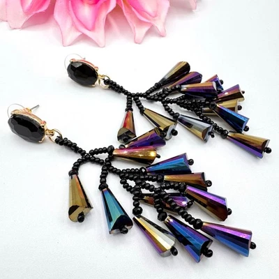 Pendientes de borla con racimo de cuentas lisas al óleo Cha oscuro dramático gótico vanguardia Foto 1 de 4