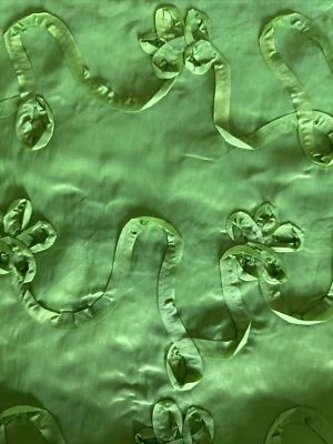 Tela de tafetán de seda sintética W60”xL4,2 yardas confeti de flores verde menta eventos especiales Foto 1 de 4