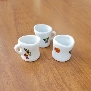 3 X Mini Taza de Cerámica BALONCESTO De Colección 1997 Deporte Miniatura Taza Máquina Expendedora - Imagen 1 de 5