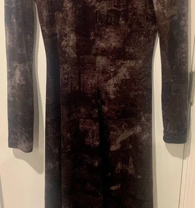 Rosetta Getty Samtkleid mit Stehkragen - Bild 1 von 5