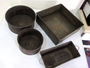 Vintage Kuchen Backformen x 4, MÜSSEN GUT GEREINIGT WERDEN - Bild 1 von 2