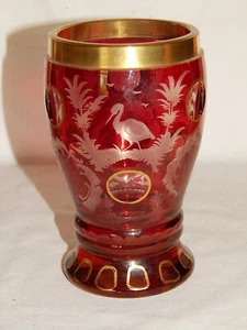 Becher Glas Rotbeize gravierter Dekor 6 Verkleinerungslinsen Goldränder - Picture 1 of 13