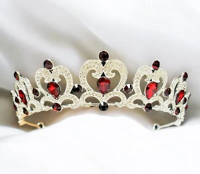 Tiara de diamantes de imitación borgoña. Tiara de plata, tiara corazón, corona niña flor, regalos Foto 1 de 4