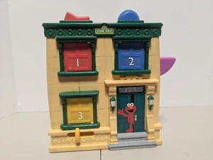 Sesame Street Hide & Seek Talking Building-Elmo, Big Bird, Cookie Monster & Abby - Picture 1 of 5