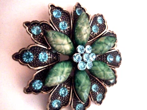 LARGE TURQUOISE BLUE GREEN BROOCH RHINESTONE CRYSTAL FLOWER LEAF PARTY GIFT NEW - Picture 1 of 4