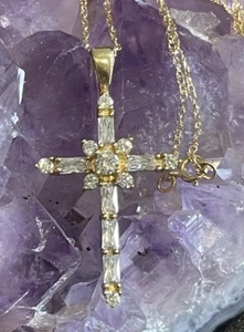 10K Solid Yellow Gold 20” Necklace with CZ 10K Gold 1.35” Cross Pendant 2.15g - Picture 1 of 5
