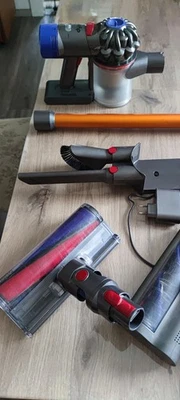 Dyson V8 Absolute Akku Handstaubsauger beutellos Staubsauger - Bild 1 von 4