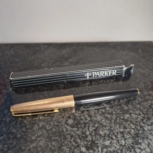 Vintage Parker 61 Fountain Pen – Black Barrel with 1/10 12ct Rolled Gold Cap – M - Picture 1 of 20