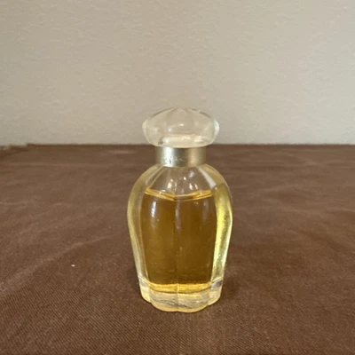 So Oscar de la Renta Parfum Stern Neuilly Cedex Vintage Mini Perfume .13 fl oz - Image 1 of 2