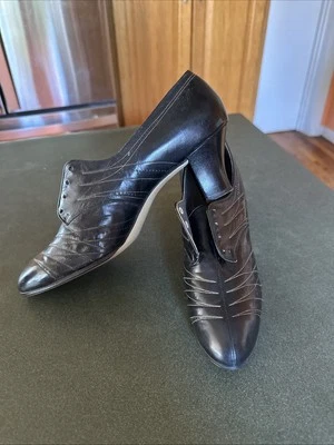 VINTAGE 1920s BLACK LACE UP LEATHER SHOES 9” Long. Movie Prop Only!! Can’t Wear! - Image 1 of 4