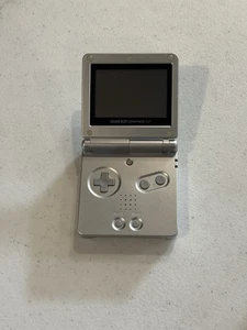 Nintendo  Game Boy Advance SP - Silver - AGS-001 + Super Minty Clean!! - Picture 1 of 4