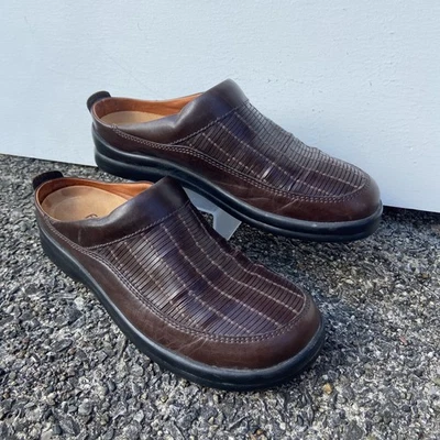 Zuecos mulas Footprints by Birkenstock talla 41 EE. UU. 10 marrón tejido Ashby Foto 1 de 4