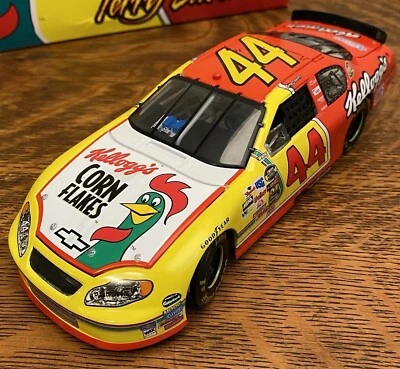 TERRY LABONTE #44 KELLOGG'S 2005 1/24 ACTION DIECAST C/W BANK CAR 180 MADE - Image 1 of 4