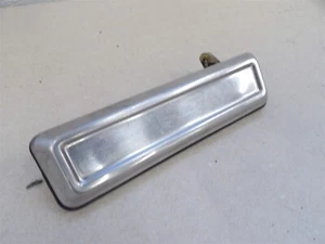 Manija de puerta exterior Plymouth Horizon Omni 1978 lado del conductor izquierdo OEM - Imagen 1 de 3
