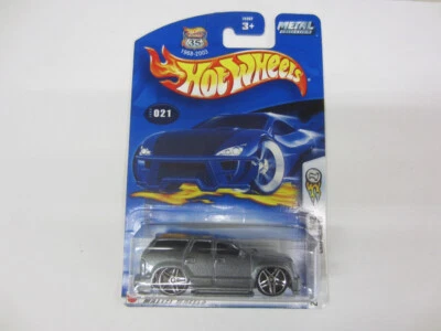 Hot Wheels ERROR 2003 First Editions 9/42 Chaparral 2D CADILLAC ESCALADE - Image 1 of 4