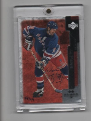 Wayne Gretzky 1997-98 Upper Deck Black Diamond Auto /99 #144 On Card Autograph - Image 1 of 2