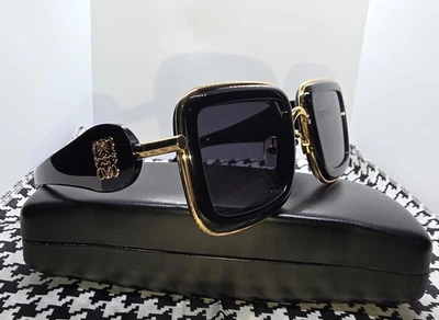 💎 Gafas de sol cuadradas de gran tamaño Loewe - Acetato negro y templos con logotipo dorado - Nuevas Foto 1 de 4