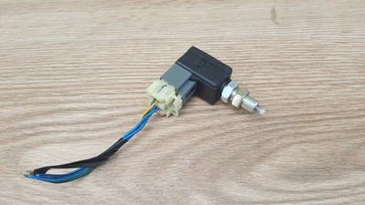 Interruptor de luz de freno Kia Sorento 2011-2015 Foto 1 de 4