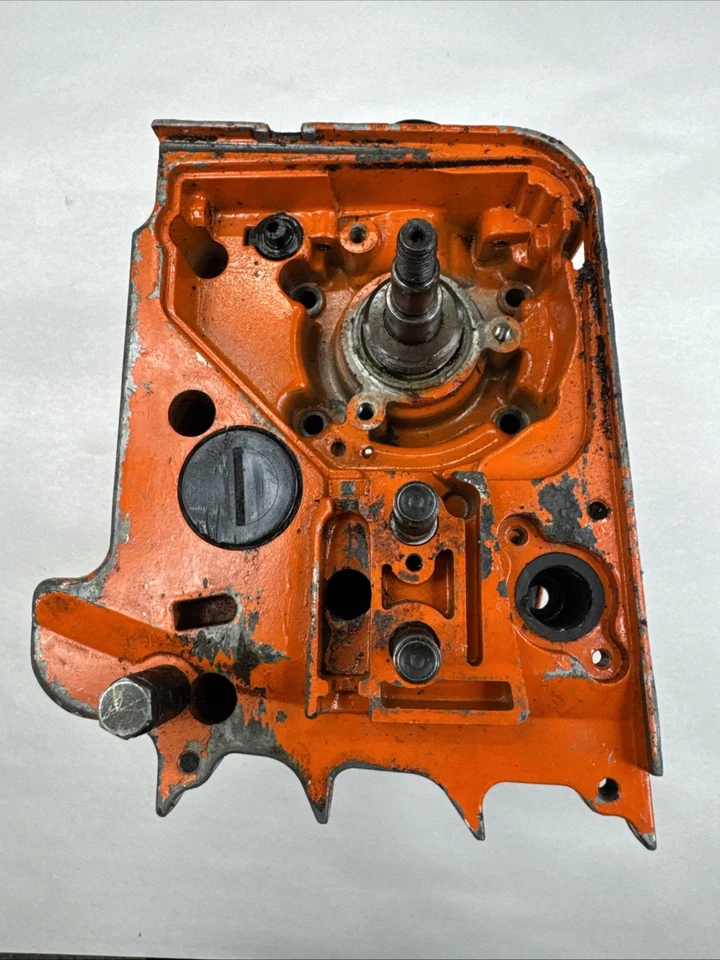 OEM Tanaka ECS-3500 Chainsaw Crankcase Oil Tank Block Crank Piston - Image 1 of 4