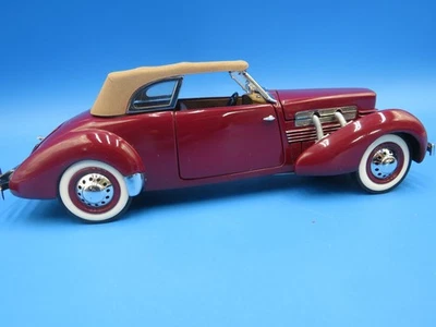 FRANKLIN MINT 1/24, 1937 CORD 812 PHAETON COUPE - Image 1 of 4