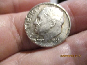 1961 ROOSEVELT DIME D MINT MARK ON TAIL SIDE 90% SILVER 10%COPPER0.07234 T.OUNCE - Picture 1 of 2