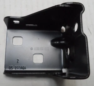 Mercedes Benz A 2056260112 Attachment Angle Bracket Left Side - Picture 1 of 6