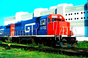 ORIGINAL KODACHROME SLIDE GRAND TRUNK GP38-2 #5732 BATTLE CREEK, MI AUG. 1, 1992 - Picture 1 of 1